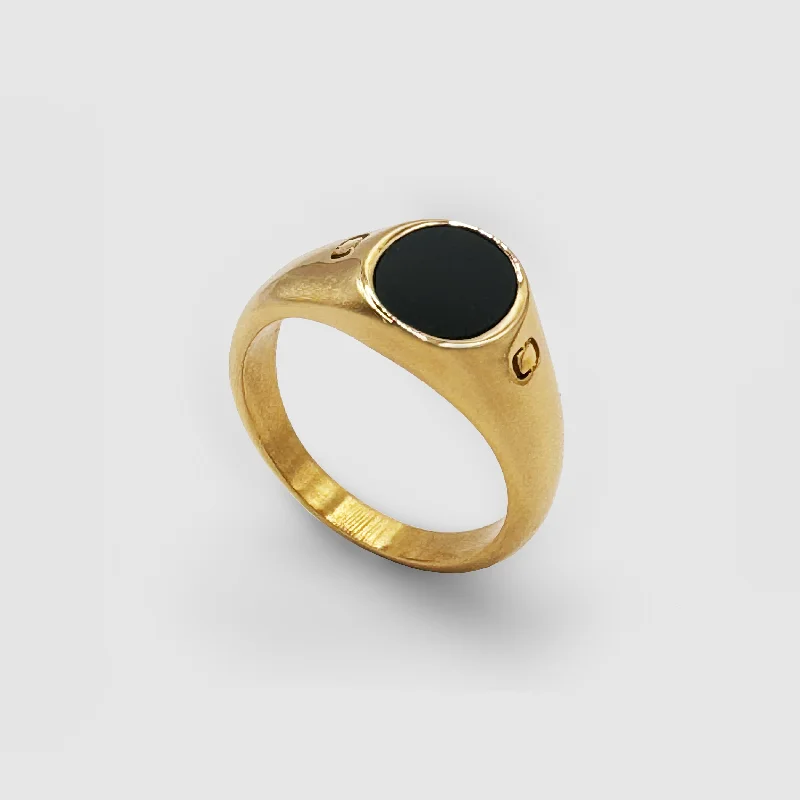 Ruby Engagement Ring for Women-Onyx Oval Stone Signet Ring (Gold)