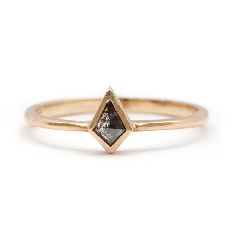 Vintage Gold Wedding Ring-Grey Diamond Vertical Kite Ring