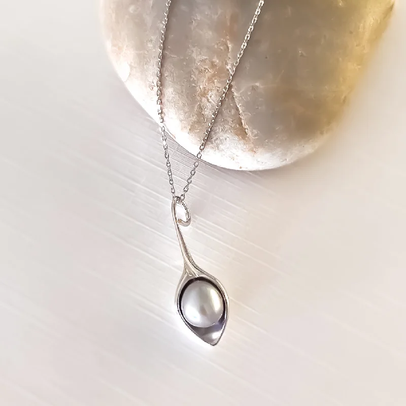 Custom Pendant Necklace-Lily Freshwater Pearl Necklace