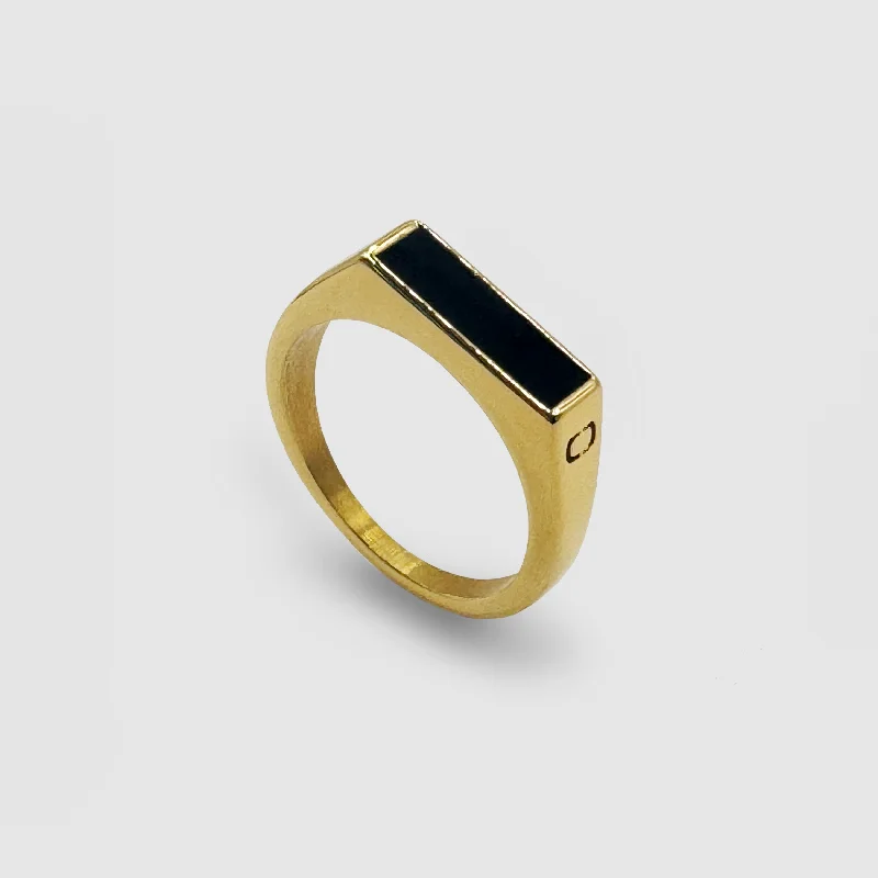 Elegant Sapphire Ring-Onyx Rectangle Stone Signet Ring (Gold)