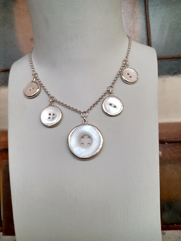 Stylish Long Necklace-Five button necklace